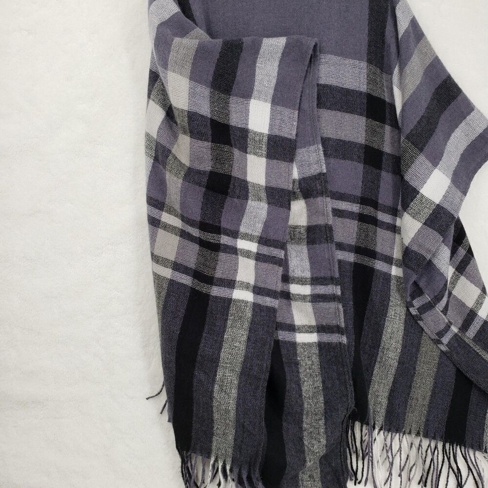 Banana Republic Poncho Womens One Size Blue Gray Plaid Fringed Wrap Cape Shawl - Picture 6 of 7